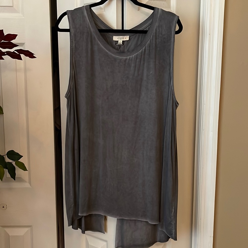 Adorable tank! Tie up back. Never been worn.